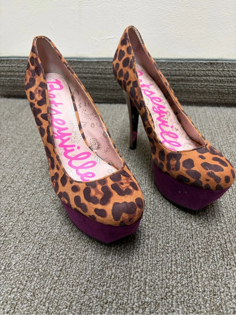 Betsey Johnson Leopard Print Pumps with Purple Platform size 8
